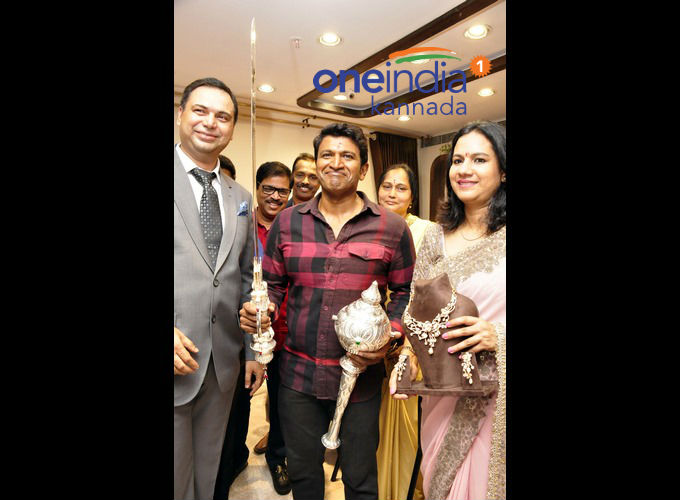 Actor Puneeth Inaugurated Navarthan Jewellers Rajajinagar Actor Puneeth Inaugurated Navarthan Jewellers Rajajinagar