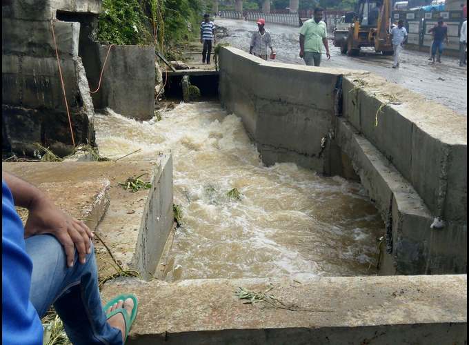 Rains Lash Bengaluru Mysuru Roads Flooded Rains Lash Bengaluru Mysuru Roads Flooded