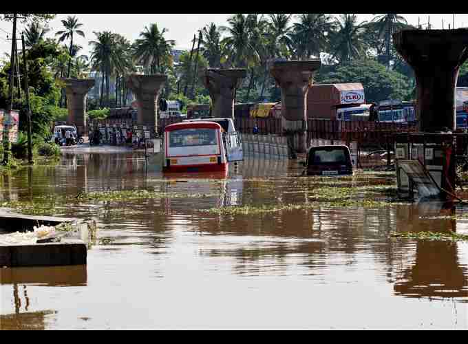 Rains Lash Bengaluru Mysuru Roads Flooded Rains Lash Bengaluru Mysuru Roads Flooded