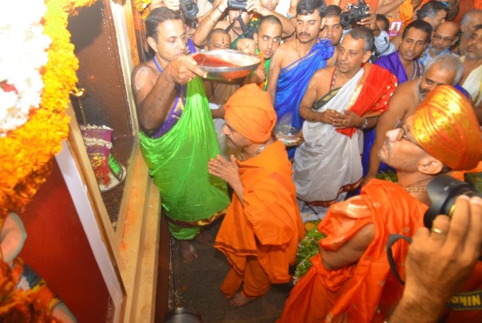 Udupi Paryaya Purapravesha By Vidyadeeshsa Swamiji Udupi Paryaya Purapravesha By Vidyadeeshsa Swamiji