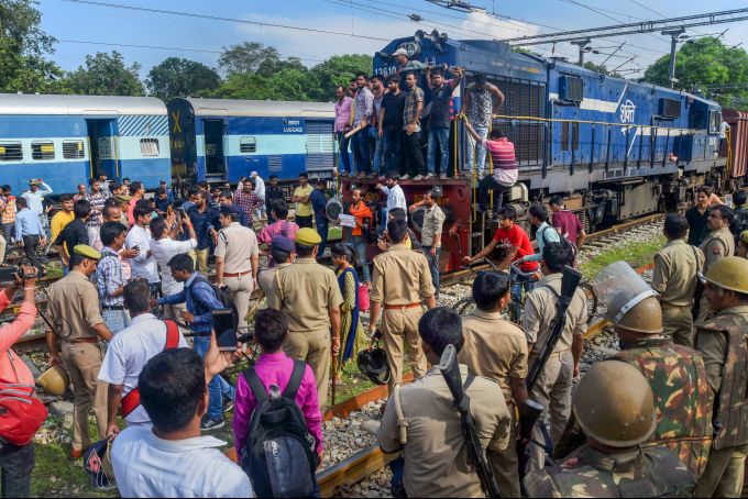 News In Photos (6 September 2018) | Photos Of Top News Today - Oneindia Gallery News In Photos (6 September 2018) | Photos Of Top News Today - Oneindia Gallery