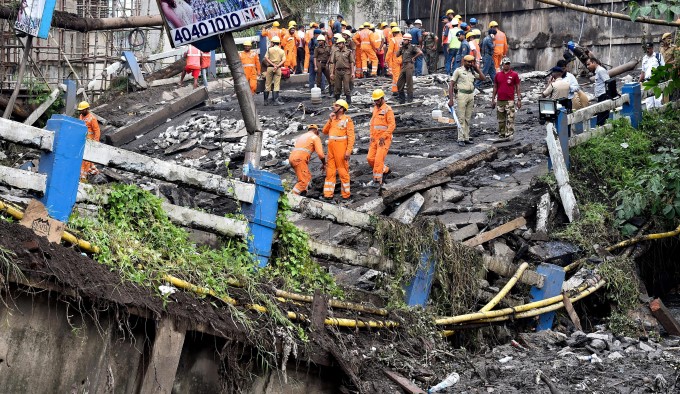 Bridge Collapse In Kolkata Bridge Collapse In Kolkata