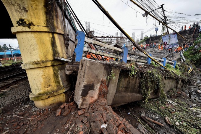 Bridge Collapse In Kolkata Bridge Collapse In Kolkata