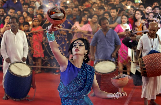 Durga Puja 2018 - Latest Durga Puja Festival Pictures And Images Durga Puja 2018 - Latest Durga Puja Festival Pictures And Images