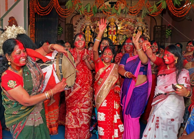 Durga Puja 2018 - Latest Durga Puja Festival Pictures And Images Durga Puja 2018 - Latest Durga Puja Festival Pictures And Images