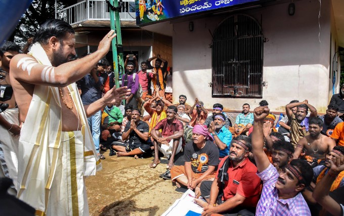 Massive Protest Against SC Verdict At Sabarimala Massive Protest Against SC Verdict At Sabarimala