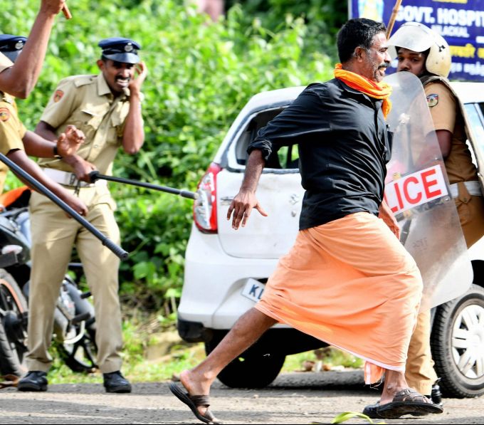 News In Photos (17 October 2018) | Photos Of Top News Today - Oneindia Gallery News In Photos (17 October 2018) | Photos Of Top News Today - Oneindia Gallery