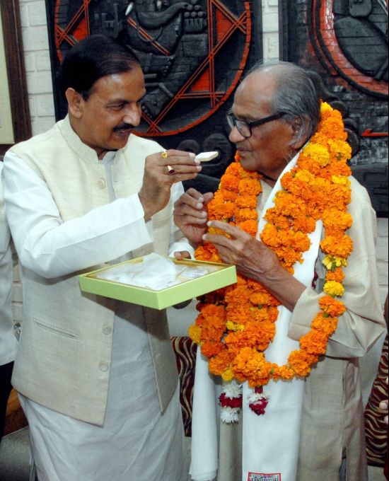 News In Photos (25 October 2018) | Photos Of Top News Today - Oneindia Gallery News In Photos (25 October 2018) | Photos Of Top News Today - Oneindia Gallery