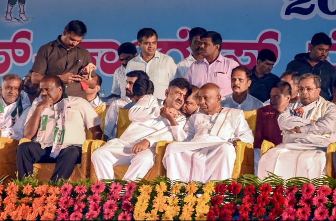 News In Photos (30 October 2018) | Photos Of Top News Today - Oneindia Gallery News In Photos (30 October 2018) | Photos Of Top News Today - Oneindia Gallery