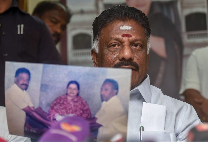 News In Photos (5 October 2018) | Photos Of Top News Today - Oneindia Gallery News In Photos (5 October 2018) | Photos Of Top News Today - Oneindia Gallery