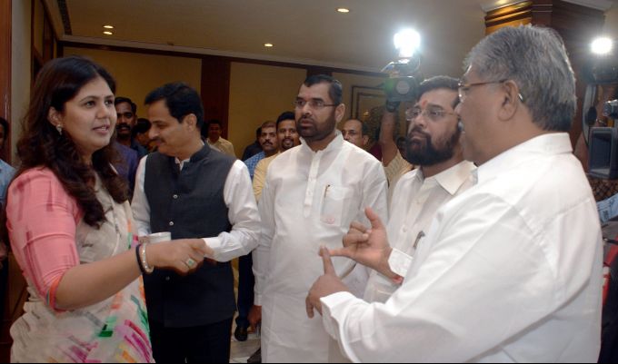 News In Photos (18 November 2018) | Photos Of Top News Today - Oneindia Gallery News In Photos (18 November 2018) | Photos Of Top News Today - Oneindia Gallery