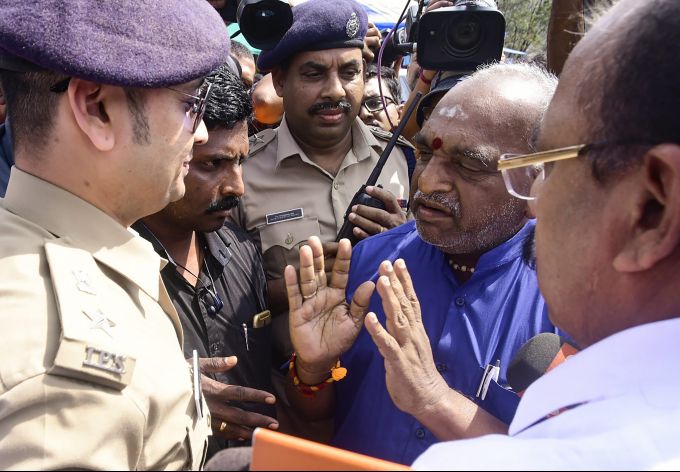 News In Photos (21 November 2018) | Photos Of Top News Today - Oneindia Gallery News In Photos (21 November 2018) | Photos Of Top News Today - Oneindia Gallery