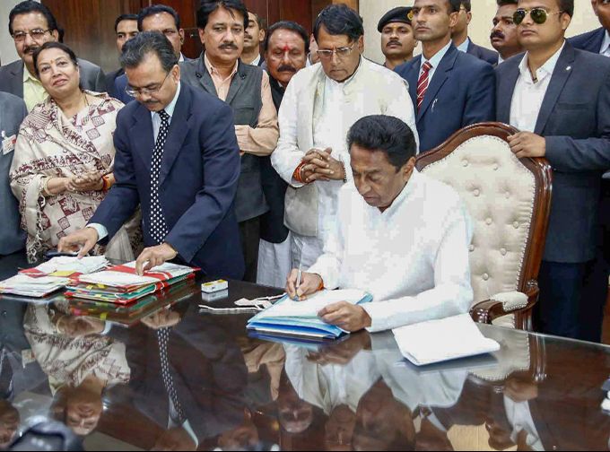 News In Photos (17 December 2018) | Photos Of Top News Today - Oneindia Gallery News In Photos (17 December 2018) | Photos Of Top News Today - Oneindia Gallery
