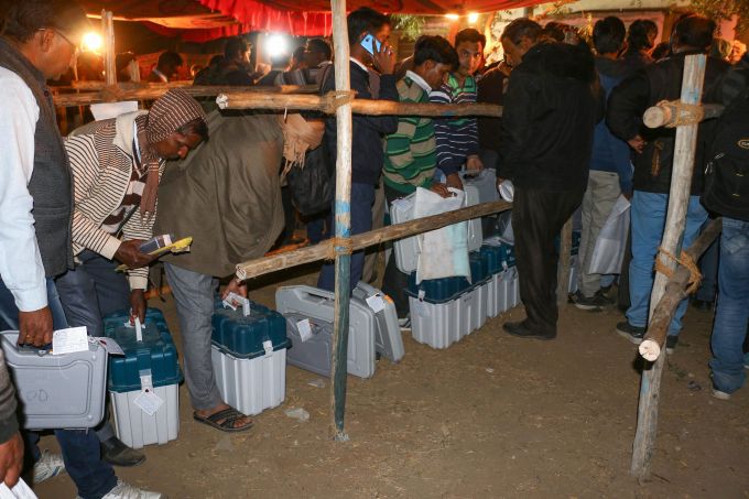 News In Photos (7 December 2018) | Photos Of Top News Today - Oneindia Gallery News In Photos (7 December 2018) | Photos Of Top News Today - Oneindia Gallery