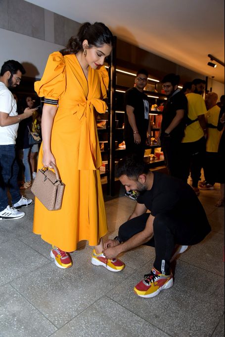 News In Photos (18 April 2019) | Photos Of Top News Today - Oneindia Gallery News In Photos (18 April 2019) | Photos Of Top News Today - Oneindia Gallery