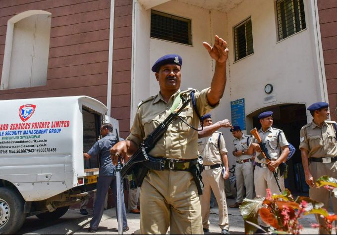 News In Photos (8 April 2019) | Photos Of Top News Today - Oneindia Gallery News In Photos (8 April 2019) | Photos Of Top News Today - Oneindia Gallery