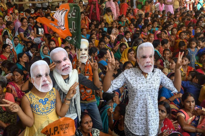 Lok Sabha Elections 2019 - Campaign Lok Sabha Elections 2019 - Campaign