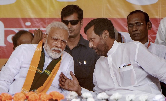 Lok Sabha Elections 2019 - Campaign Lok Sabha Elections 2019 - Campaign