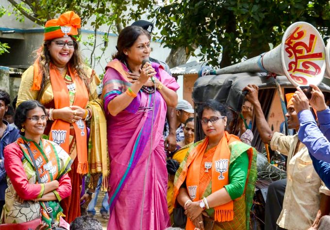 News In Photos (10 May 2019) | Photos Of Top News Today - Oneindia Gallery News In Photos (10 May 2019) | Photos Of Top News Today - Oneindia Gallery