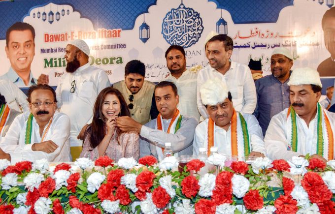 News In Photos (16 May 2019) | Photos Of Top News Today - Oneindia Gallery News In Photos (16 May 2019) | Photos Of Top News Today - Oneindia Gallery