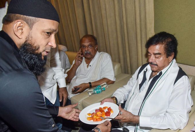 News In Photos (20 May 2019) | Photos Of Top News Today - Oneindia Gallery News In Photos (20 May 2019) | Photos Of Top News Today - Oneindia Gallery