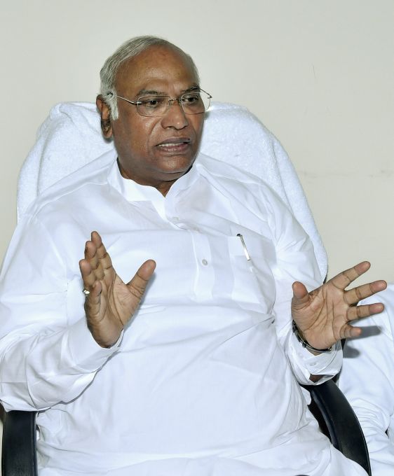 News In Photos (23 May 2019) | Photos Of Top News Today - Oneindia Gallery News In Photos (23 May 2019) | Photos Of Top News Today - Oneindia Gallery