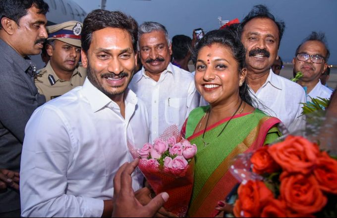 News In Photos (28 May 2019) | Photos Of Top News Today - Oneindia Gallery News In Photos (28 May 2019) | Photos Of Top News Today - Oneindia Gallery