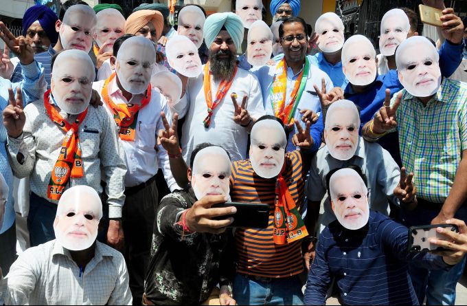 News In Photos (4 May 2019) | Photos Of Top News Today - Oneindia Gallery News In Photos (4 May 2019) | Photos Of Top News Today - Oneindia Gallery