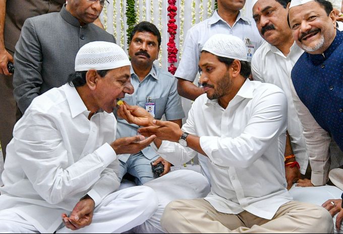 News In Photos (1 June 2019) | Photos Of Top News Today - Oneindia Gallery News In Photos (1 June 2019) | Photos Of Top News Today - Oneindia Gallery