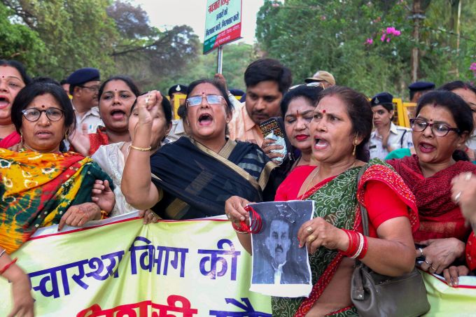 News In Photos (3 June 2019) | Photos Of Top News Today - Oneindia Gallery News In Photos (3 June 2019) | Photos Of Top News Today - Oneindia Gallery