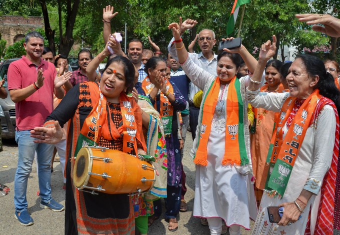 BJP Supporters Celebration On J&K Special Status Removal BJP Supporters Celebration On J&K Special Status Removal