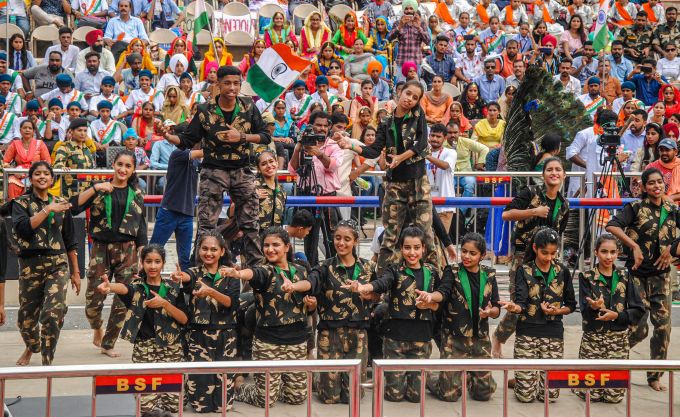 News In Photos (15 August 2019) | Photos Of Top News Today - Oneindia Gallery News In Photos (15 August 2019) | Photos Of Top News Today - Oneindia Gallery