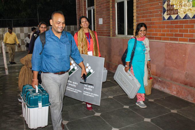 News In Photos (21 October 2019) | Photos Of Top News Today - Oneindia Gallery News In Photos (21 October 2019) | Photos Of Top News Today - Oneindia Gallery