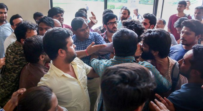 News In Photos (3 October 2019) | Photos Of Top News Today - Oneindia Gallery News In Photos (3 October 2019) | Photos Of Top News Today - Oneindia Gallery