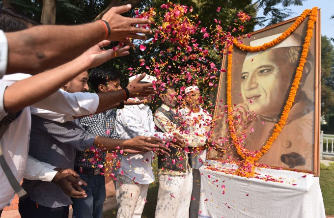 National Leaders Pays Tribute To India's First PM Jawaharlal Nehru National Leaders Pays Tribute To India's First PM Jawaharlal Nehru