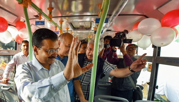 Delhi CM Arvind Kejriwal Flags Off Standard Floor Buses Delhi CM Arvind Kejriwal Flags Off Standard Floor Buses