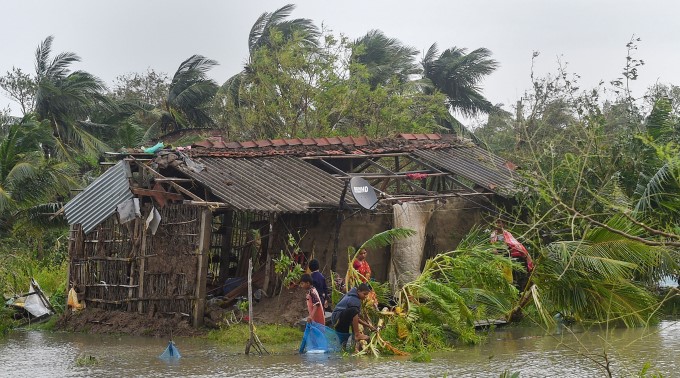 Cyclone Bulbul Makes Landfall In WB And Bangladesh Cyclone Bulbul Makes Landfall In WB And Bangladesh
