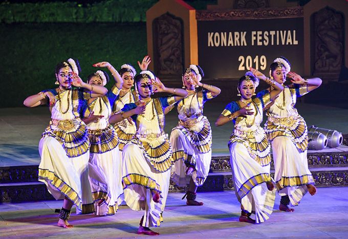 News In Photos (3 December 2019) | Photos Of Top News Today - Oneindia Gallery News In Photos (3 December 2019) | Photos Of Top News Today - Oneindia Gallery