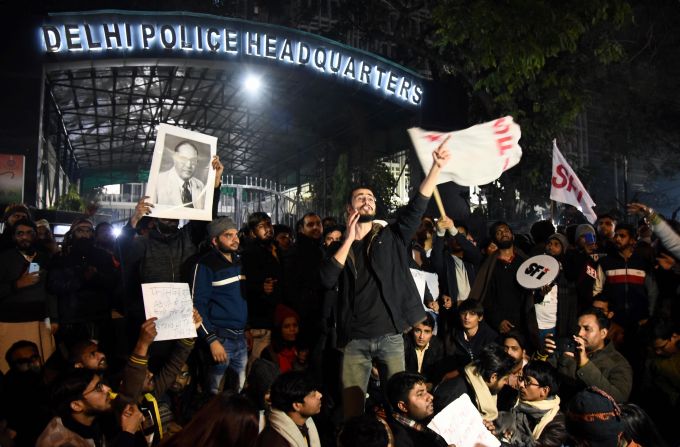 News In Photos (5 January 2020) | Photos Of Top News Today - Oneindia Gallery News In Photos (5 January 2020) | Photos Of Top News Today - Oneindia Gallery