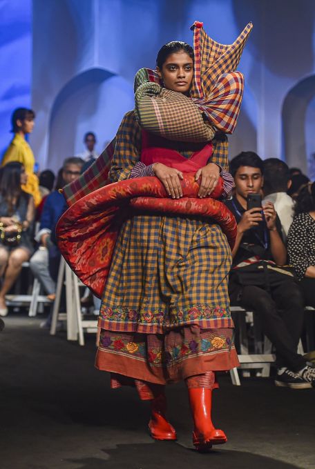 News In Photos (11 February 2020) | Photos Of Top News Today - Oneindia Gallery News In Photos (11 February 2020) | Photos Of Top News Today - Oneindia Gallery