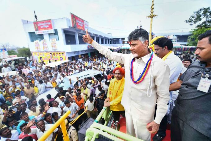 News In Photos (19 February 2020) | Photos Of Top News Today - Oneindia Gallery News In Photos (19 February 2020) | Photos Of Top News Today - Oneindia Gallery