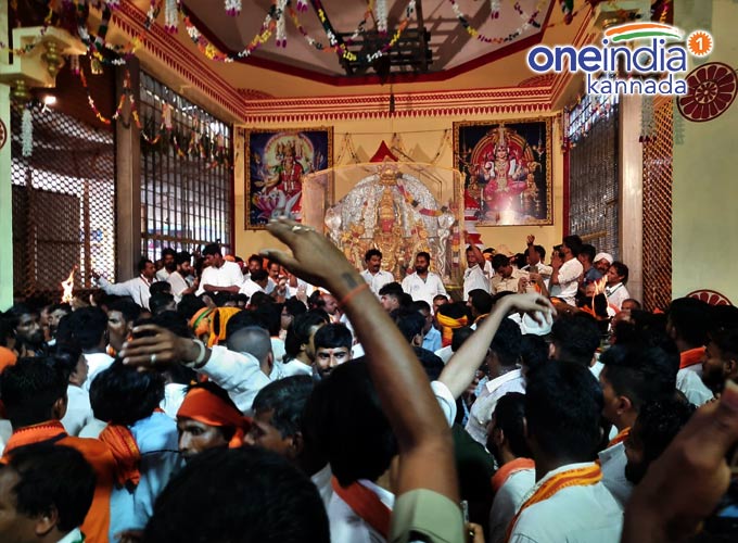 ಅದ್ಧೂರಿಯಾಗಿ ನಡೆದ ಶಿರಸಿ ಮಾರಿಕಾಂಬಾ ರಥೋತ್ಸವ ಅದ್ಧೂರಿಯಾಗಿ ನಡೆದ ಶಿರಸಿ ಮಾರಿಕಾಂಬಾ ರಥೋತ್ಸವ