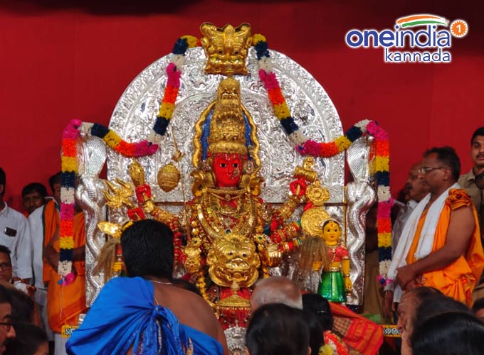 ಅದ್ಧೂರಿಯಾಗಿ ನಡೆದ ಶಿರಸಿ ಮಾರಿಕಾಂಬಾ ರಥೋತ್ಸವ ಅದ್ಧೂರಿಯಾಗಿ ನಡೆದ ಶಿರಸಿ ಮಾರಿಕಾಂಬಾ ರಥೋತ್ಸವ