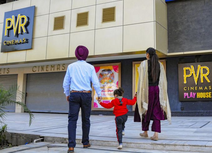 News In Photos (15 March 2020) | Photos Of Top News Today - Oneindia Gallery News In Photos (15 March 2020) | Photos Of Top News Today - Oneindia Gallery