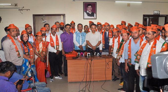 News In Photos (18 March 2020) | Photos Of Top News Today - Oneindia Gallery News In Photos (18 March 2020) | Photos Of Top News Today - Oneindia Gallery