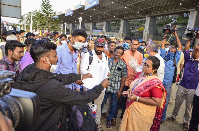 News In Photos (19 March 2020) | Photos Of Top News Today - Oneindia Gallery News In Photos (19 March 2020) | Photos Of Top News Today - Oneindia Gallery