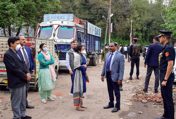 News In Photos (21 March 2020) | Photos Of Top News Today - Oneindia Gallery News In Photos (21 March 2020) | Photos Of Top News Today - Oneindia Gallery