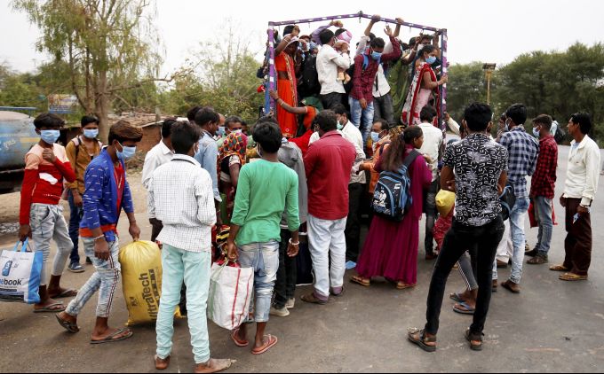 News In Photos (25 March 2020) | Photos Of Top News Today - Oneindia Gallery News In Photos (25 March 2020) | Photos Of Top News Today - Oneindia Gallery