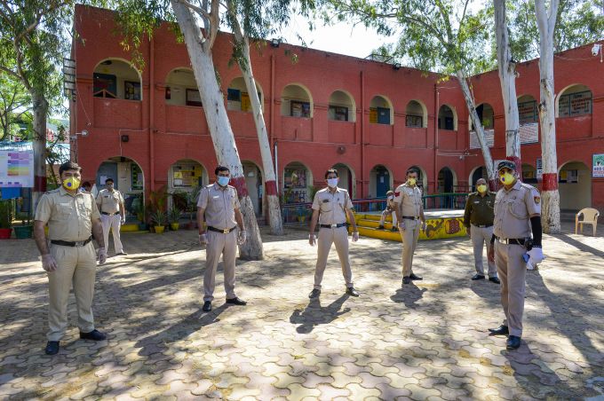 News In Photos (27 March 2020) | Photos Of Top News Today - Oneindia Gallery News In Photos (27 March 2020) | Photos Of Top News Today - Oneindia Gallery