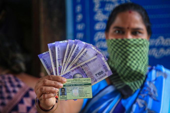 News In Photos (2 April 2020) | Photos Of Top News Today - Oneindia Gallery News In Photos (2 April 2020) | Photos Of Top News Today - Oneindia Gallery
